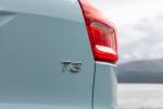 Volvo XC40 T3 Momentum 2018 года (UK)